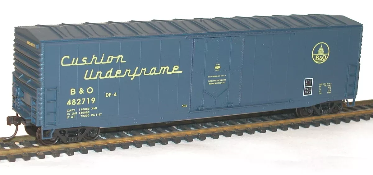 Accurail 5826 HO Scale 50′ AAR Plug Door Boxcar Baltimore and Ohio B&O 482719 Kit