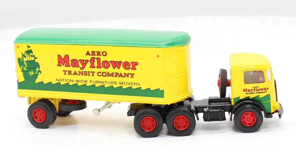 AHL L52102 Mayflower Tractor and Trailer 1/64 SCALE NEW