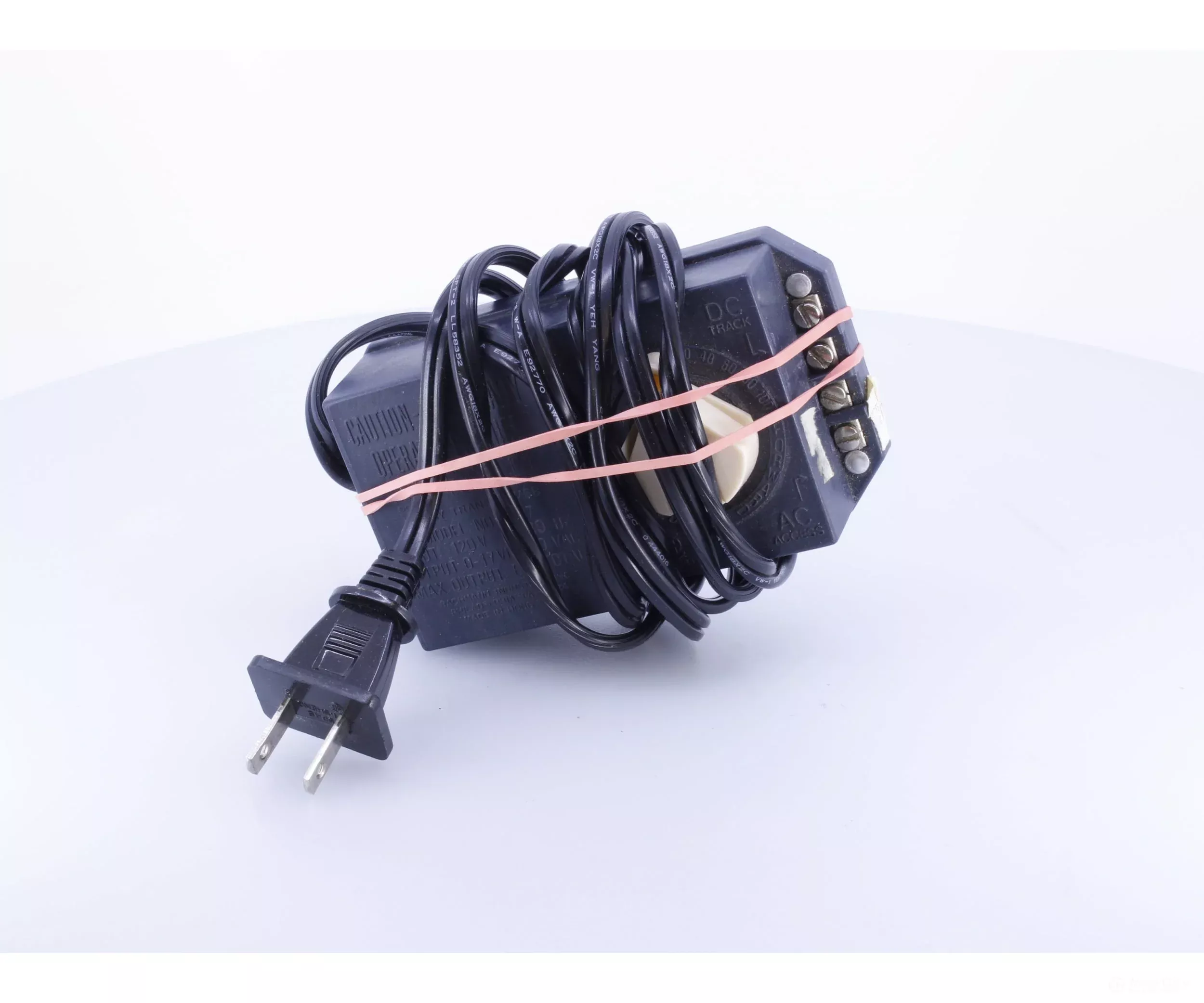 Bachmann 6607 AC/DC Transformer Throttle Input 120V 60 HZ, Output 0-17 VDC 20 VAC, 6 VA Total (2nd Hand)