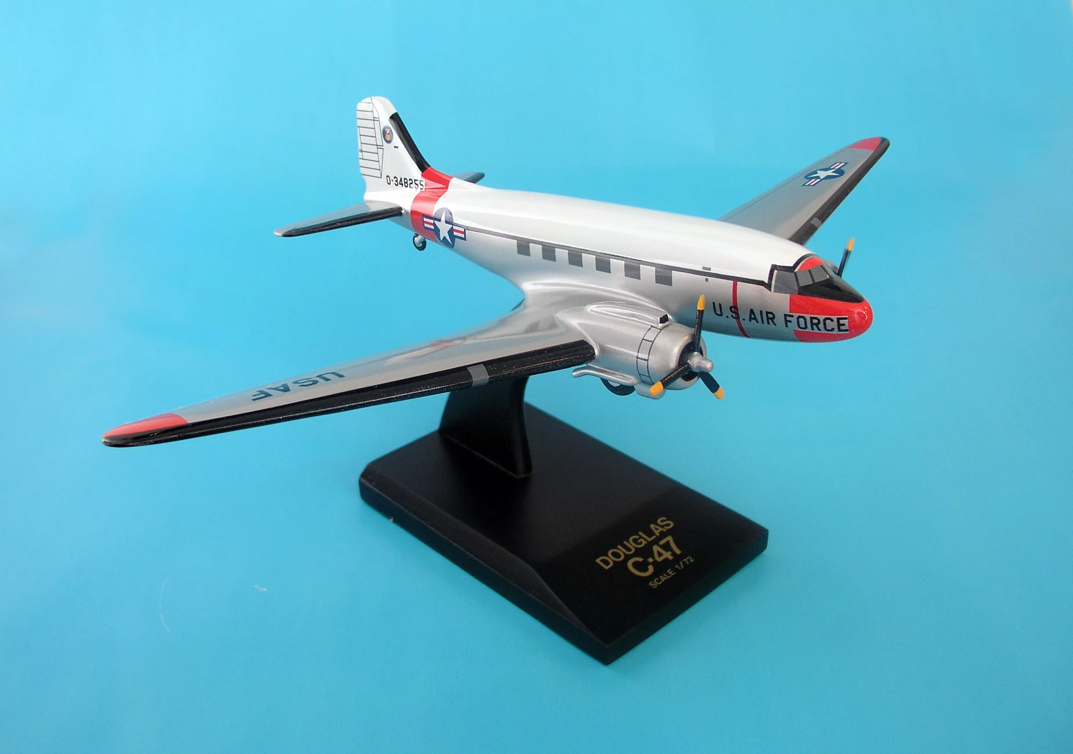 Executive Series A1472P22W Exec Ser C-47 Skytrain Silver 1/72 (Ac047St)