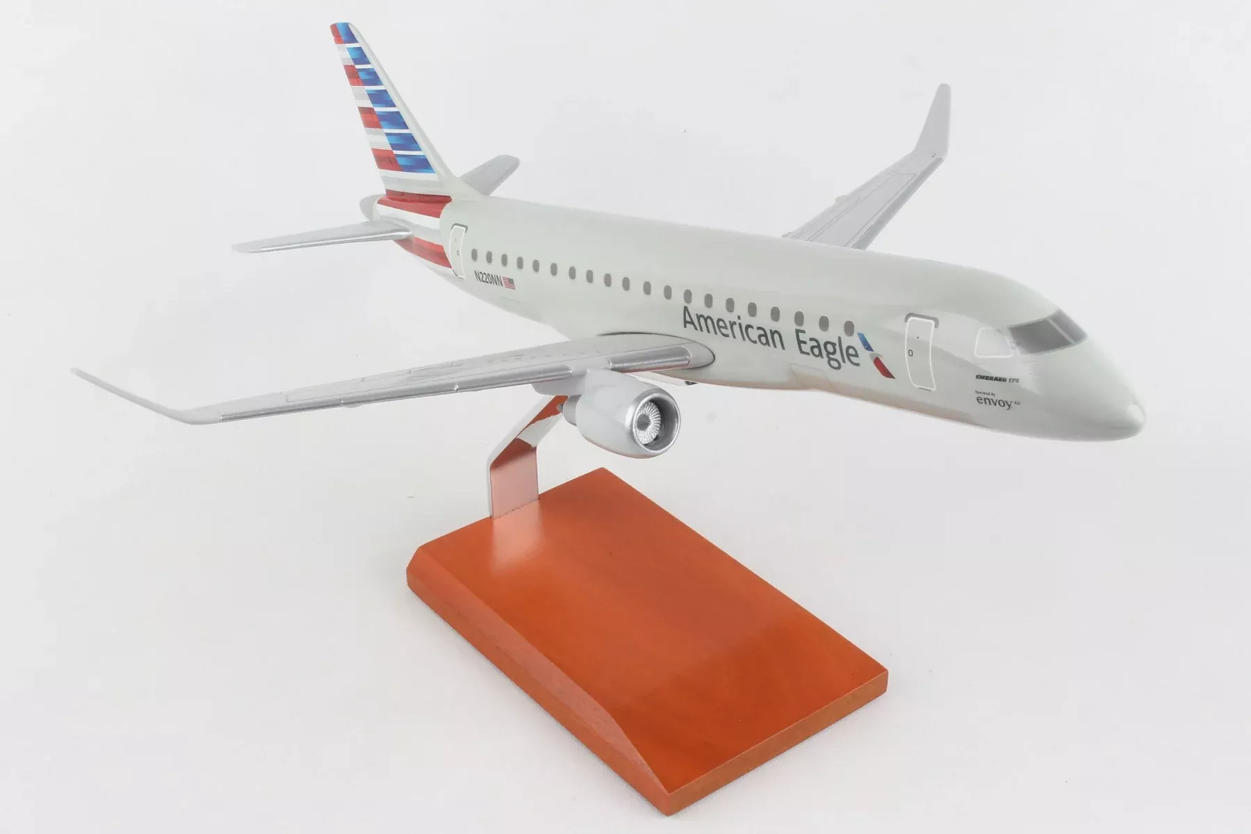 Executive Series G11472 Exec Ser American E175 1/72 Envoy