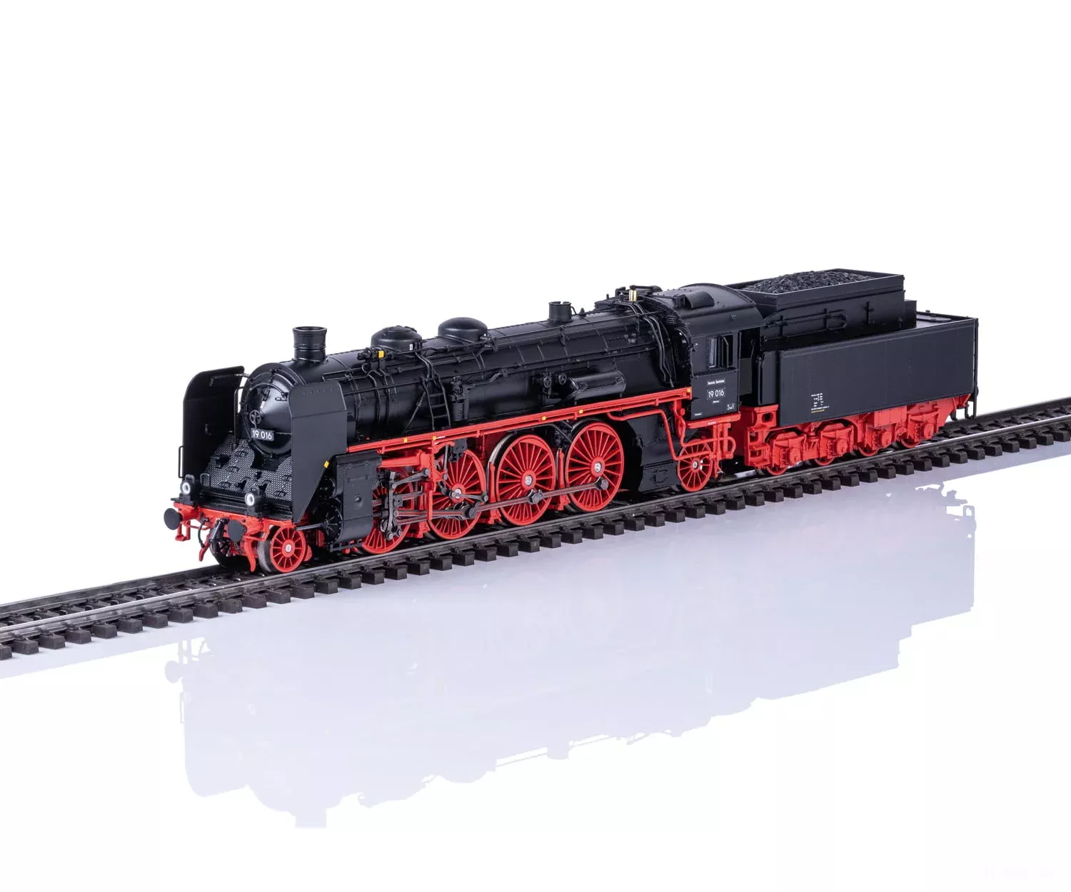 Marklin 38190 HO DR “Saxon Pride” Class 19.0 Steam Locomotive MFX+ Digital Sound