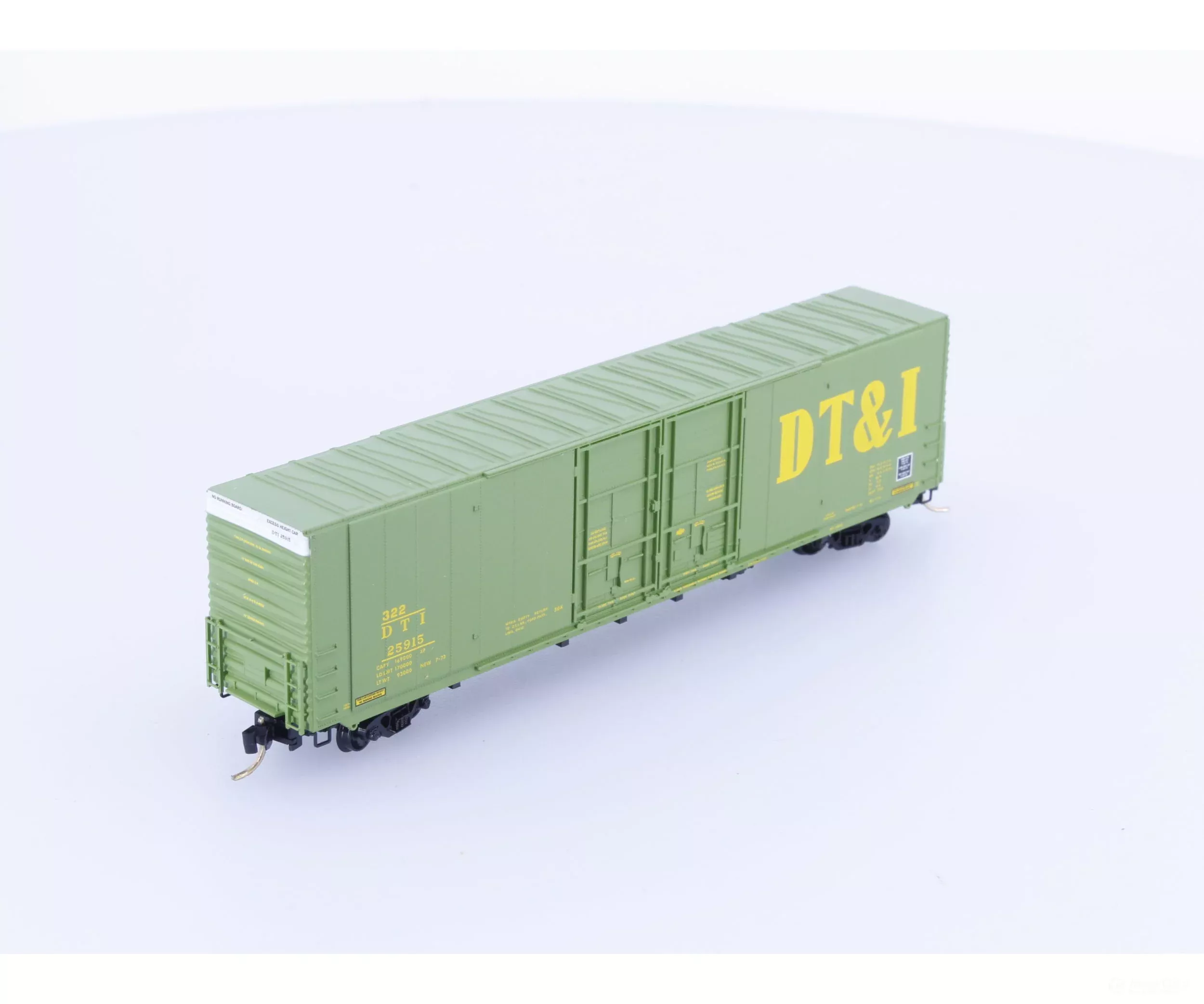 Micro Trains 102010 N 60′ Gunderson Excess Height Hi-Cube Double Plug Door, Rivet Sides Boxcar Detroit Toledo and Ironton (DTI) 25915 (2nd Hand)