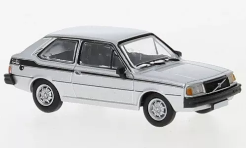 PCX870302 – Volvo 343 – Silver – 1976 (HO Scale)
