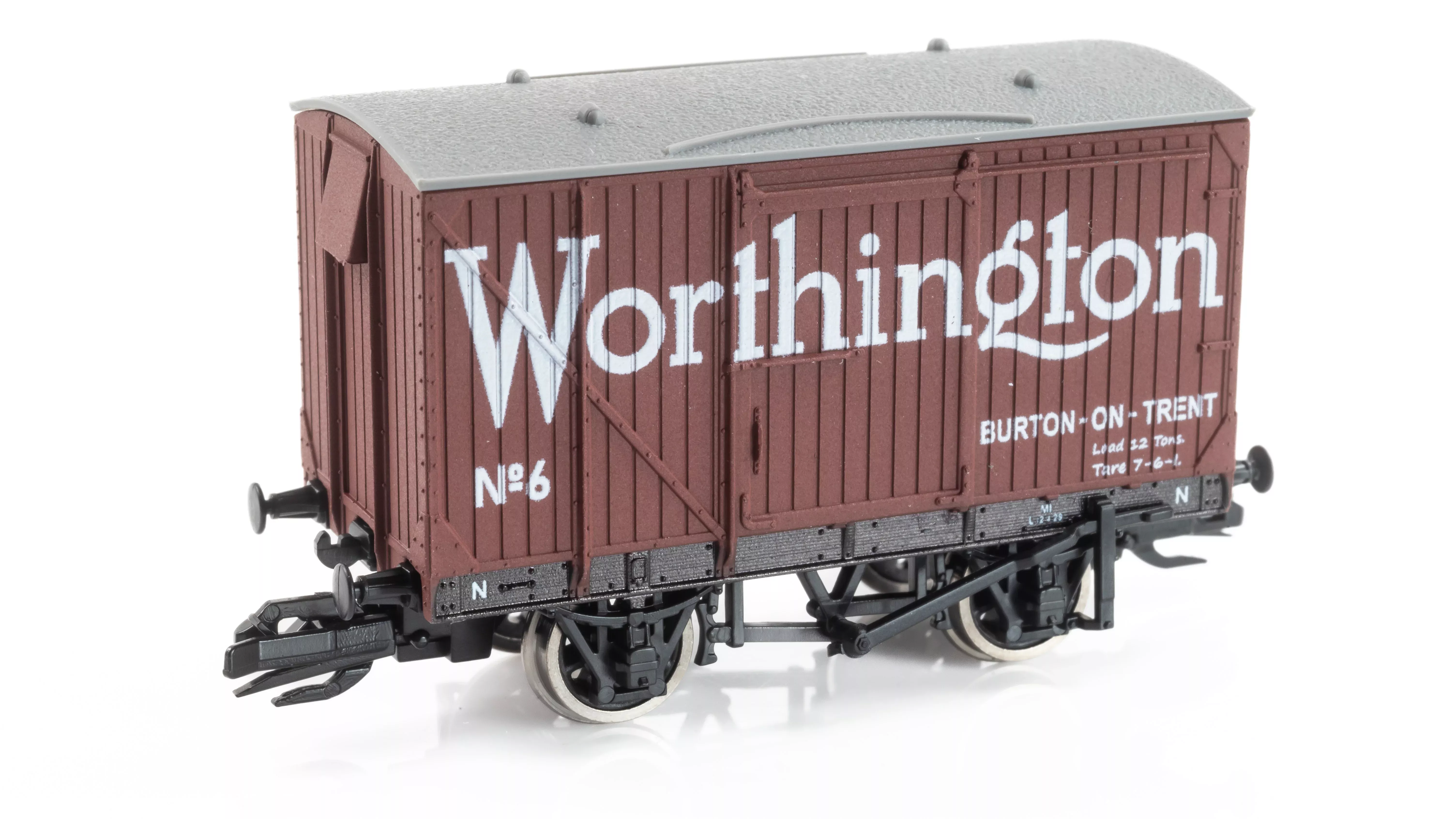 Peco LMS/BR 9ft WB Van Worthington No.6