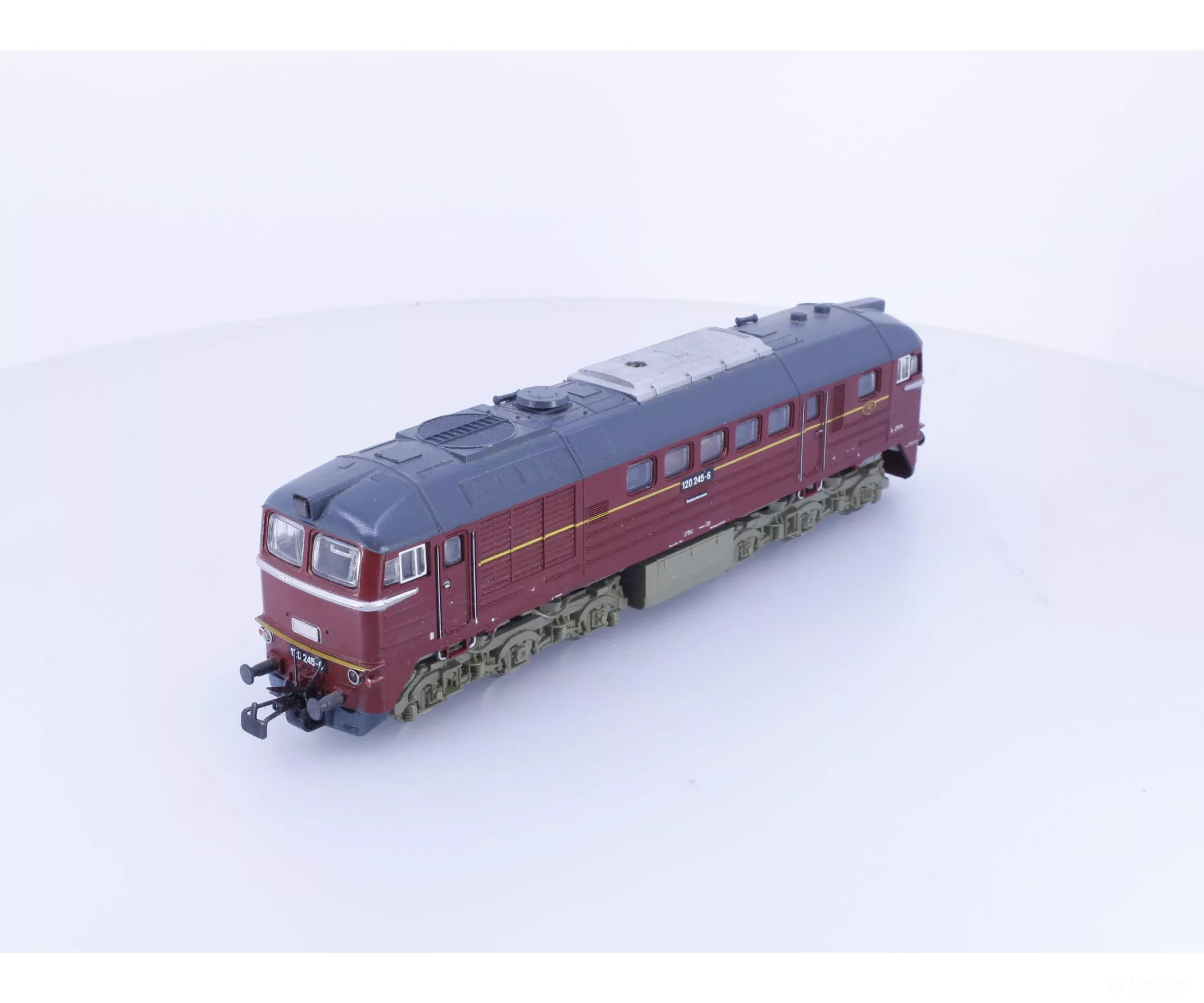 PIKO 245-6 HO DR BR120 Diesel Locomotive 245-6 Analog DC (2nd Hand)