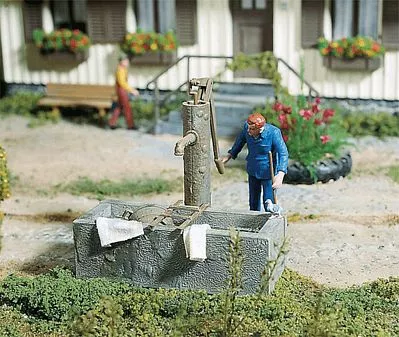 Pola 333212 G Scale Well -- Includes Hand Pump & Trough