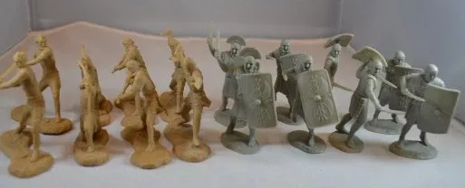 Toy Soldiers of San Diego 22 1/32 Romans & Barbarians Figure Playset (16)