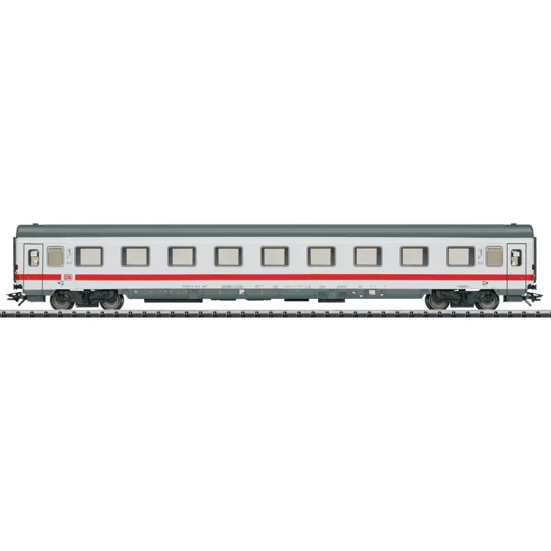 Trix HO 23070 Type Avmz 108.1 Compartment Car